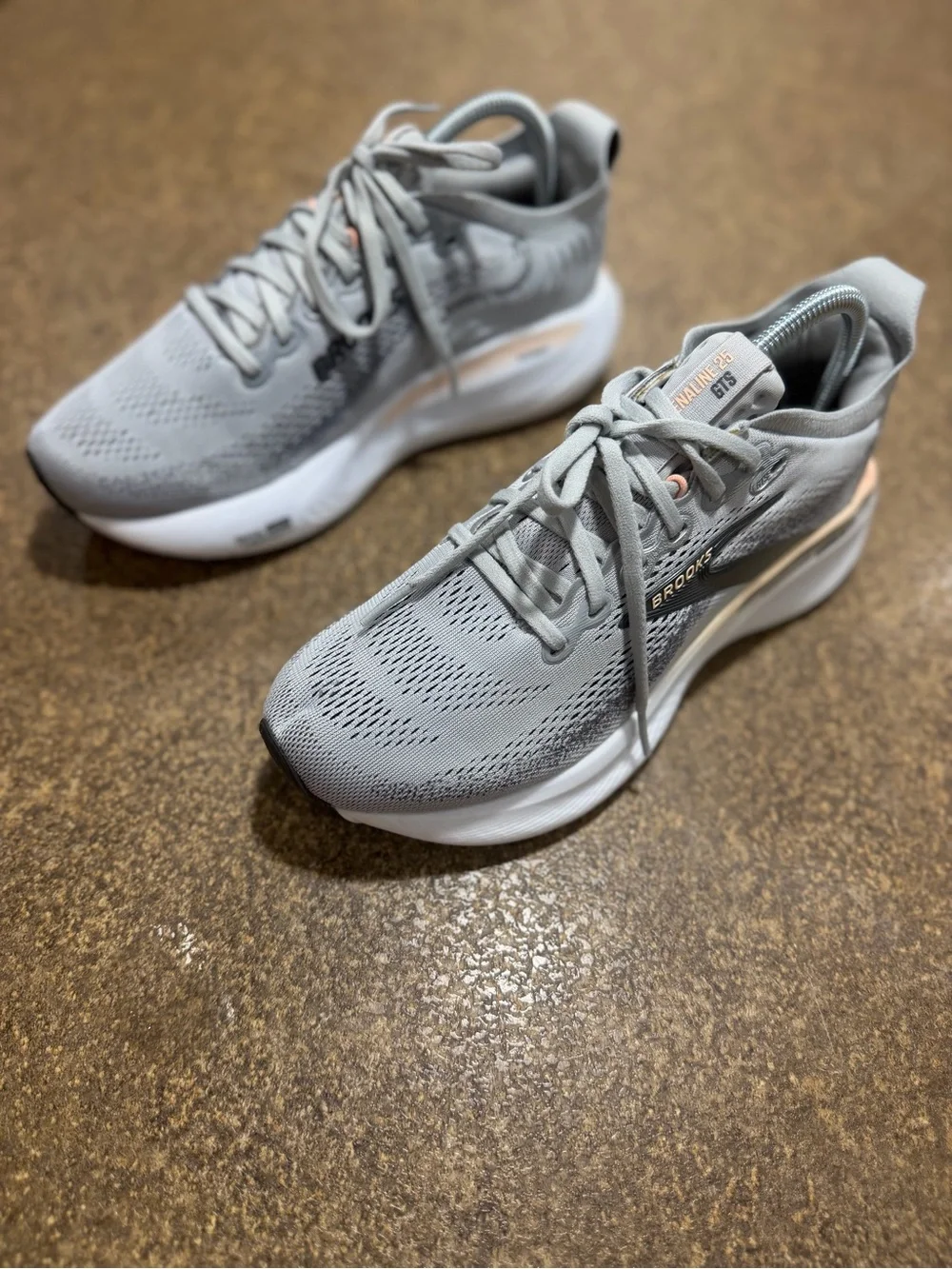 Brooks Women's Light Gray Knit Running Sneakers